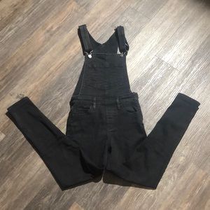 Women’s Levi’s Black Skinny Jean Overalls Sz 25